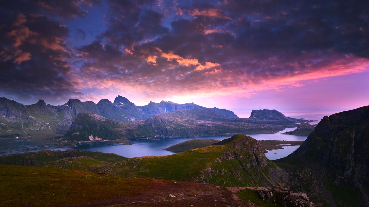 Discover the Spellbinding Beauty of Norway: Unveiling the Top Sights